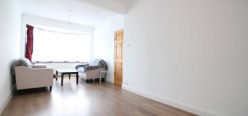 Property to rent in St. Crispins Close, Southall UB1