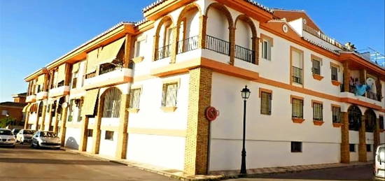 Piso en venta en C/ Luis Cernuda, La Zubia Ciudad