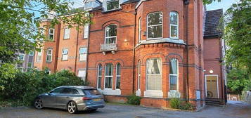 Flat to rent in Withington Road, Manchester M16