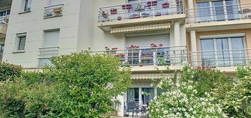 Bord de Seine . Appartement Type F3 , terrasse, parking