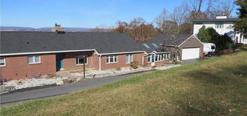 424 Paxinosa Rd E, Forks Township, PA 18040