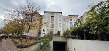 Provisionsfrei - Helle, ruhige 2-Zi.-Wohnung mit großem SW-Balkon