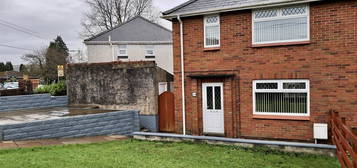 2 bed semi-detached house for sale