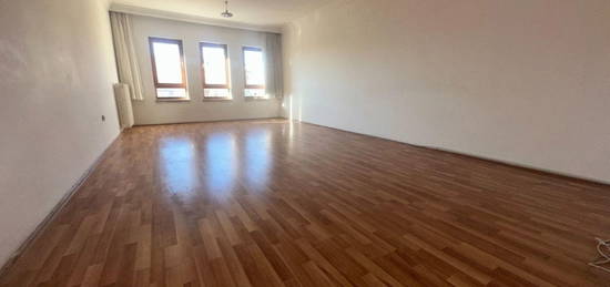 TURYAP'TAN KIZLARPINAR CADDE ZER MECDYEDE ASANSRL 3.KAT 6+1 220M2