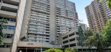 530 Laurier Ave W #2201, Ottawa, ON K1R 7T1