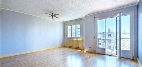 Appartement  à vendre, 3 pièces, 2 chambres, 84 m²