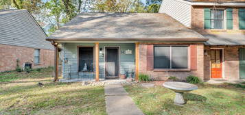 34 Hickory Knl, Hattiesburg, MS 39402