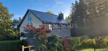 5 bed detached house to rent