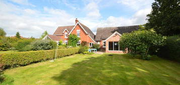 5 bedroom detached house to rent