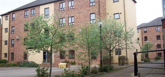 Flat to rent in Moore, Woodlands Village, Manygates Lane, Sandal WF1