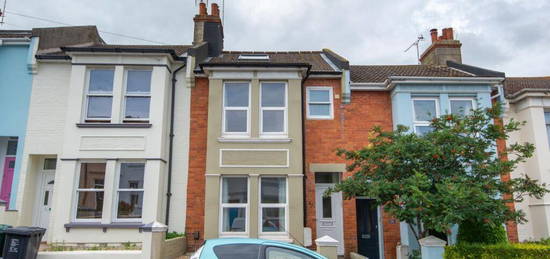 6 bedroom terraced house