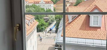 Seltenes Altstadtjuwel mit Blick auf den Schloßberg PROVISIONSFREI und privat