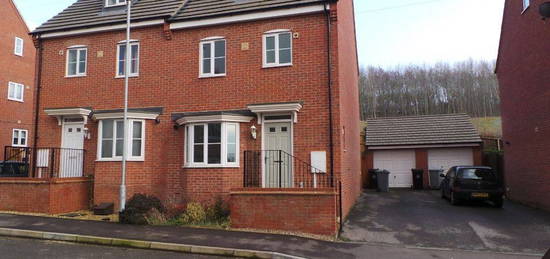 4 bed semi-detached house to rent