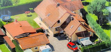 Liebevoll gepflegtes Mehrfamilienhaus in St.Peter am Wallersberg mit ca. 300m² Wohnfläche und ca. 940 m² Grund