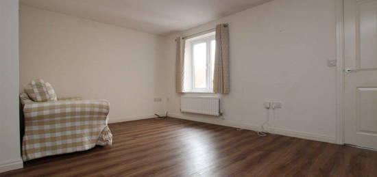 Flat to rent in Stavely Way, Gamston, Nottingham NG2