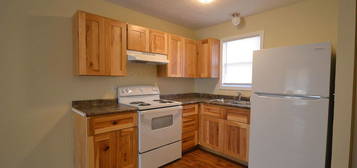 Bolivar MO 1 Bed 1 Bath Apartment, 216 W Austin St, Bolivar, MO 65613