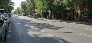 Piso de alquiler en Calle de Santa Engracia, Almagro