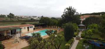 Terrugem (Sintra), Quinta com 2.491m2 com Moradia Renovada, com PISCINA!