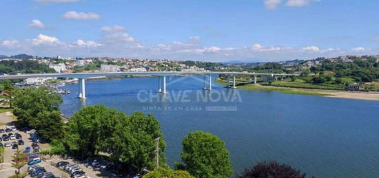 Apartamento T3 com vistas sobre o Rio Douro