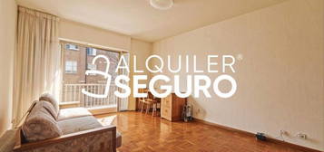 Piso de alquiler en Aquiles, Canillejas