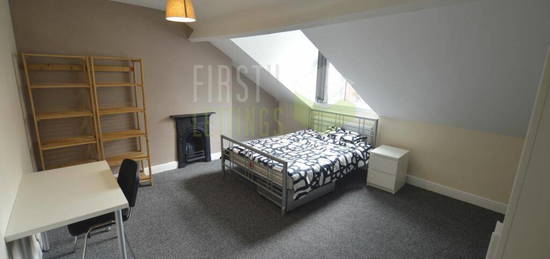 5 bedroom terraced house