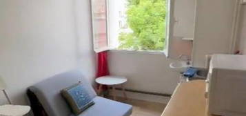 Studio meublé  à louer, 1 pièce, 9 m², Étage 2/–