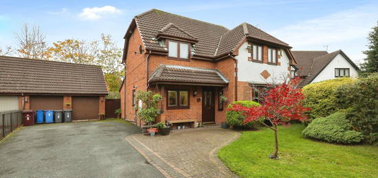 4 bed detached house for sale