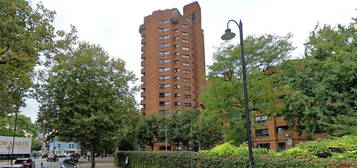 Flat to rent in Worlds End Estate, London SW10