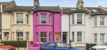 5 bedroom terraced house