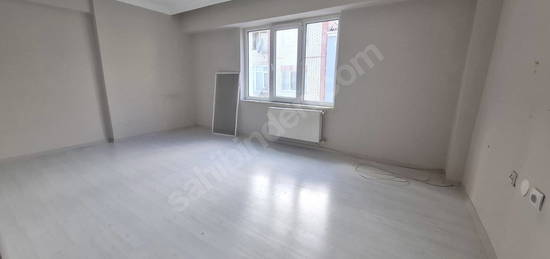 CADDE26 EMLAKTAN HAT BOYUNDA 3+1 KİRALIK DAİRE