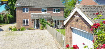 4 bed detached house for sale