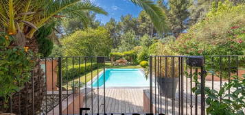 MONEGLIA  - Villa de 250m2 - Piscine - Studio - Garage - Parcelle de 2400m2 - Eoures 13011