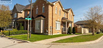 1 GREEN HOLLOW COURT, Markham (Greensborough), Ontario
