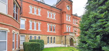 Flat for sale in Farnborough Road, Farnborough, Hampshire GU14