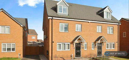 4 bedroom semi-detached house