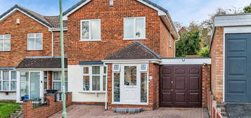 3 bedroom link detached house for sale