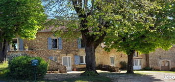 Maison avec 4 gites Lot Dordogne 312 m2