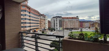 Piso en plaza Gabino Díaz Merchán en Vallobín - La Florida, Oviedo