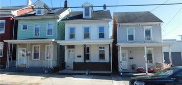 528-528 Centre St, Easton, PA 18042-6449