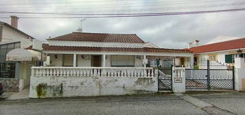 Arrendamento de  Casa ou moradia  na rua Principal s/n