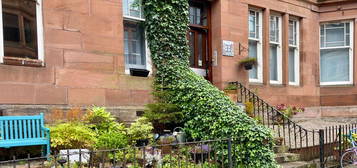 Flat to rent in Cranworth Street, Hillhead, Glasgow G12