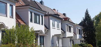 + Einfamilien-Reihenmittelhaus mit Terrasse und Garage +