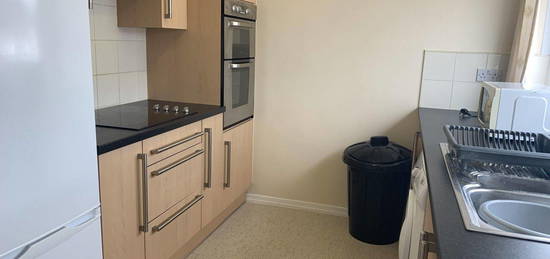 Flat to rent in Bramcote Lane, Wollaton, Nottingham NG8