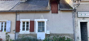 Maison ancienne centre Mouliherne avec terrain