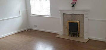 3 bedroom end of terrace house