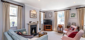 3 bed flat for sale