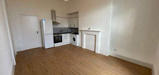 2 bed flat to rent