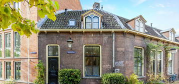 Wolvenstraat 25