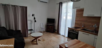 Vends joli studio meublé de 21,7 m²