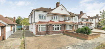 5 bedroom semi-detached house for sale